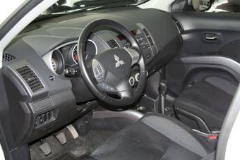 2008 Mitsubishi Outlander Pictures