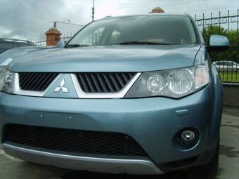 2008 Mitsubishi Outlander Photos