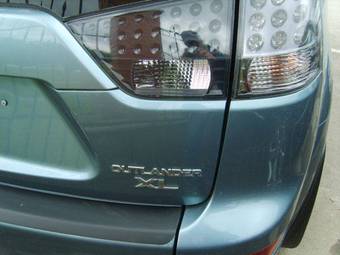 2008 Mitsubishi Outlander Pictures