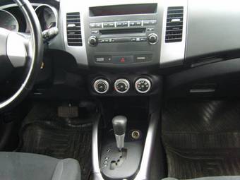 2008 Mitsubishi Outlander Photos