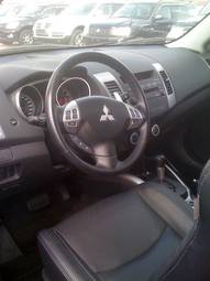 2008 Mitsubishi Outlander Pictures