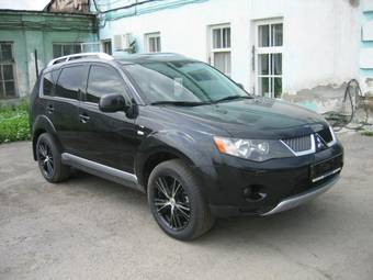 2008 Mitsubishi Outlander Photos
