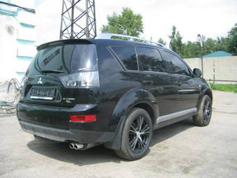 2008 Mitsubishi Outlander Pictures