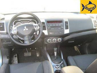 2008 Mitsubishi Outlander Photos