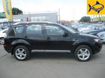 2008 Mitsubishi Outlander Photos