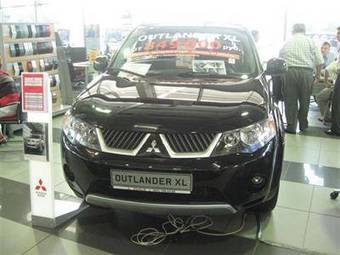 2008 Mitsubishi Outlander Pictures