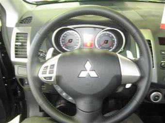2008 Mitsubishi Outlander Photos