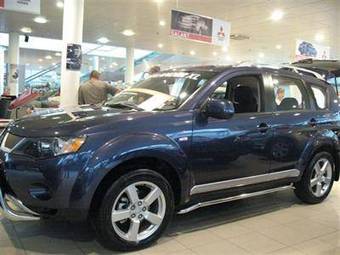 2008 Mitsubishi Outlander Pictures