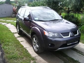 2008 Mitsubishi Outlander Photos