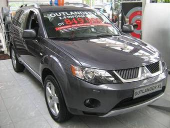 2008 Mitsubishi Outlander Pictures