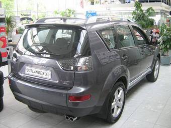 2008 Mitsubishi Outlander Photos