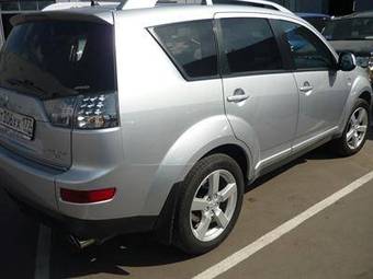2008 Mitsubishi Outlander Photos