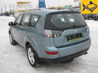 2008 Mitsubishi Outlander Pictures