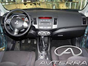 2008 Mitsubishi Outlander Pics