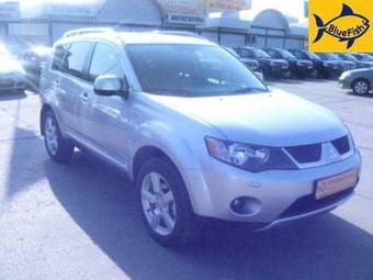 2008 Mitsubishi Outlander Pictures