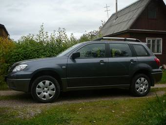 2008 Mitsubishi Outlander Photos