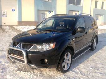 2008 Mitsubishi Outlander Pictures