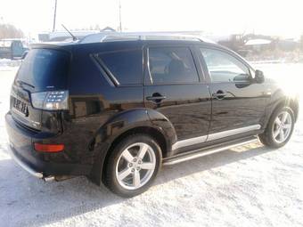 2008 Mitsubishi Outlander Pictures