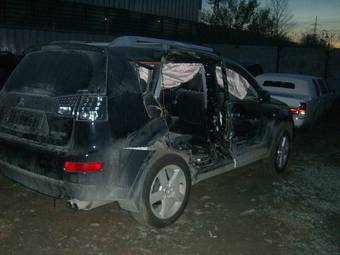 2008 Mitsubishi Outlander Pictures