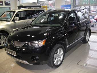 2008 Mitsubishi Outlander Pictures