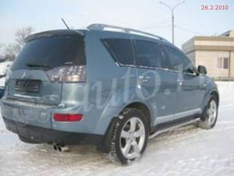 2008 Mitsubishi Outlander Pictures