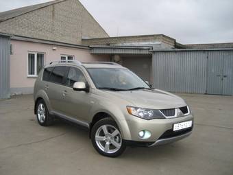 2008 Mitsubishi Outlander Photos