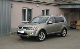 2008 Mitsubishi Outlander Pictures