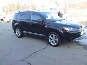 2008 Mitsubishi Outlander Pictures