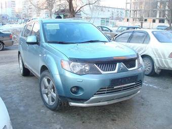 2008 Mitsubishi Outlander Pictures