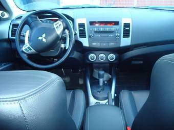 2008 Mitsubishi Outlander Photos