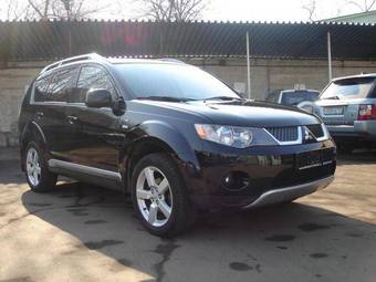 2008 Mitsubishi Outlander Pictures