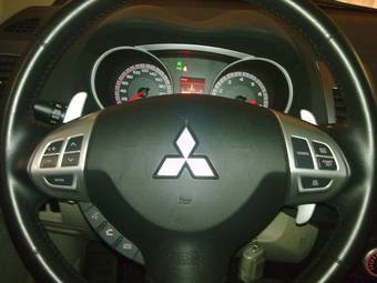 2008 Mitsubishi Outlander Images