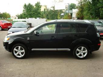 2008 Mitsubishi Outlander Pictures