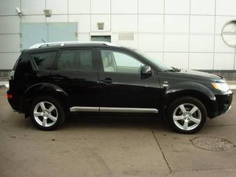 2008 Mitsubishi Outlander Photos