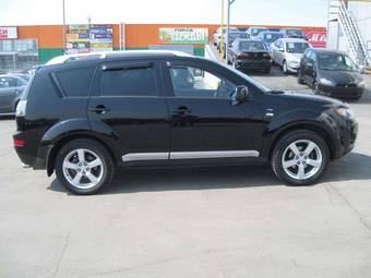 2008 Mitsubishi Outlander Pictures