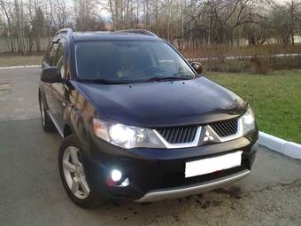 2008 Mitsubishi Outlander Pictures