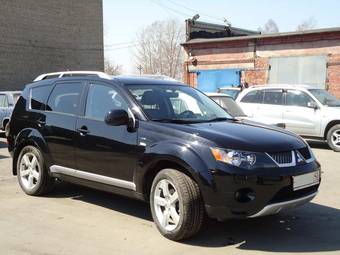 2008 Mitsubishi Outlander Photos