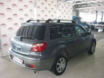2008 Mitsubishi Outlander Pictures