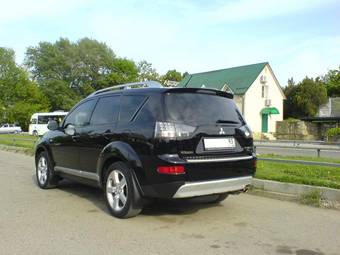 2008 Mitsubishi Outlander Pictures