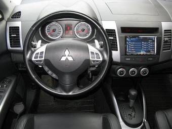 2008 Mitsubishi Outlander Photos