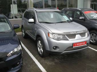 2008 Mitsubishi Outlander Photos