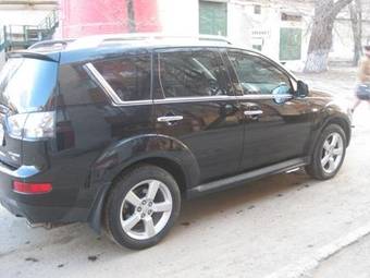 2008 Mitsubishi Outlander Photos