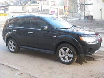 2008 Mitsubishi Outlander Pictures