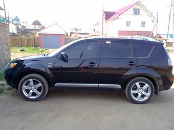 2008 Mitsubishi Outlander Photos