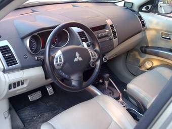 2008 Mitsubishi Outlander Pictures