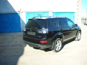 2008 Mitsubishi Outlander Pictures
