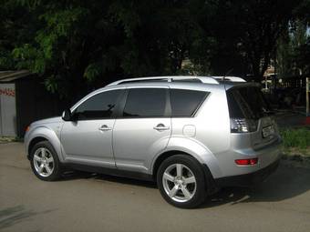 2008 Mitsubishi Outlander Photos