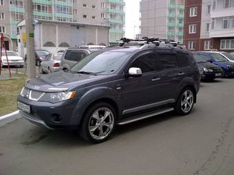 2008 Mitsubishi Outlander Pictures