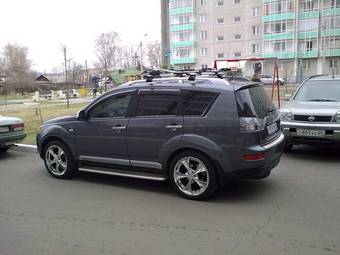 2008 Mitsubishi Outlander Photos