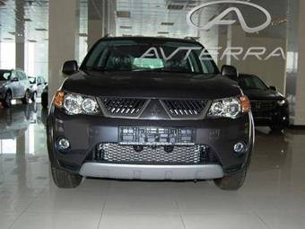 2009 Mitsubishi Outlander Pictures